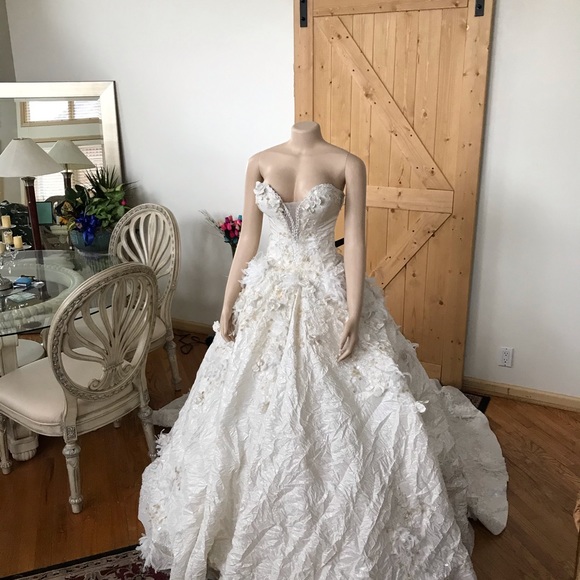 European Wedding gown euro 38. US 8 - Picture 7 of 12